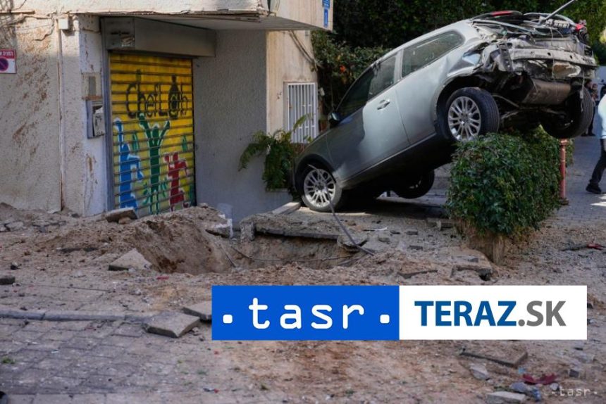 Iranskym Teheranom a izraelskym Tel Avivom otriaslo viacero explozii