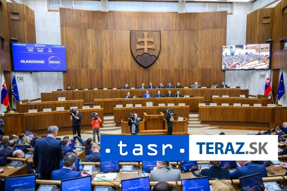 Poslanci zrusili zakon o zriaden uradu ktory mal nahradit UOO