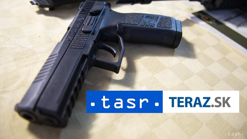 STRELBA NA POLICII Hladaju ozbrojenych pachatelov