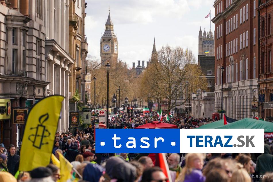 V Londyne demonstrovali odporcovia extremnej pravice