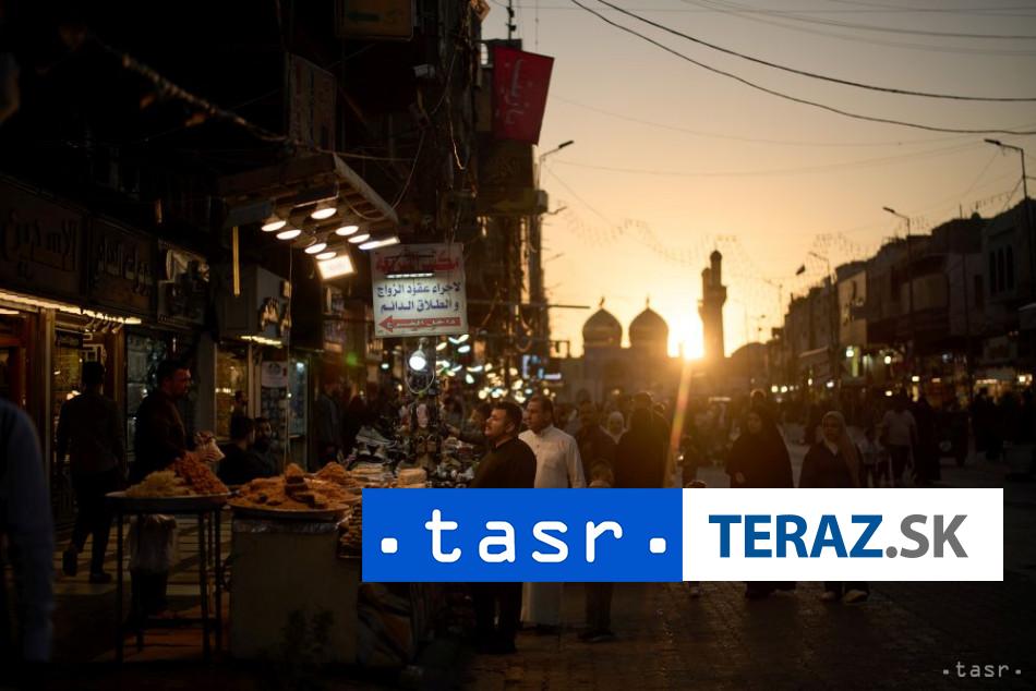 Iransky reziser sa vratil do vlasti napriek vojne a hrozbe vyzenia