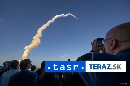 Lod Orion sa po zapnuti motorov vymanila z obeznej drahy Zeme