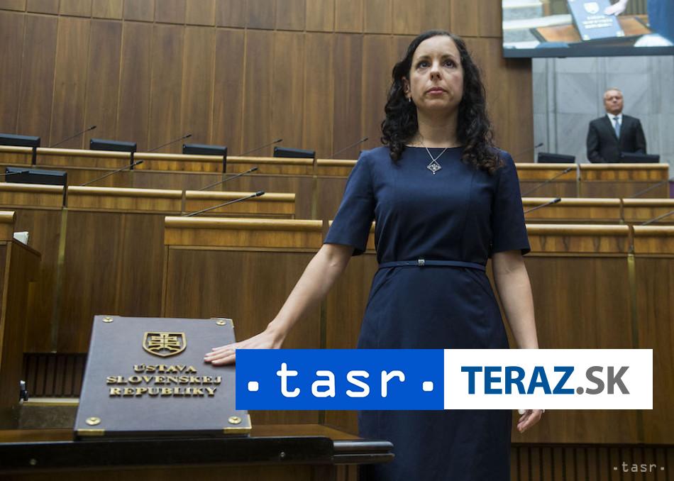 PS a demokrati kritizuju Druckera za ePrihlasky