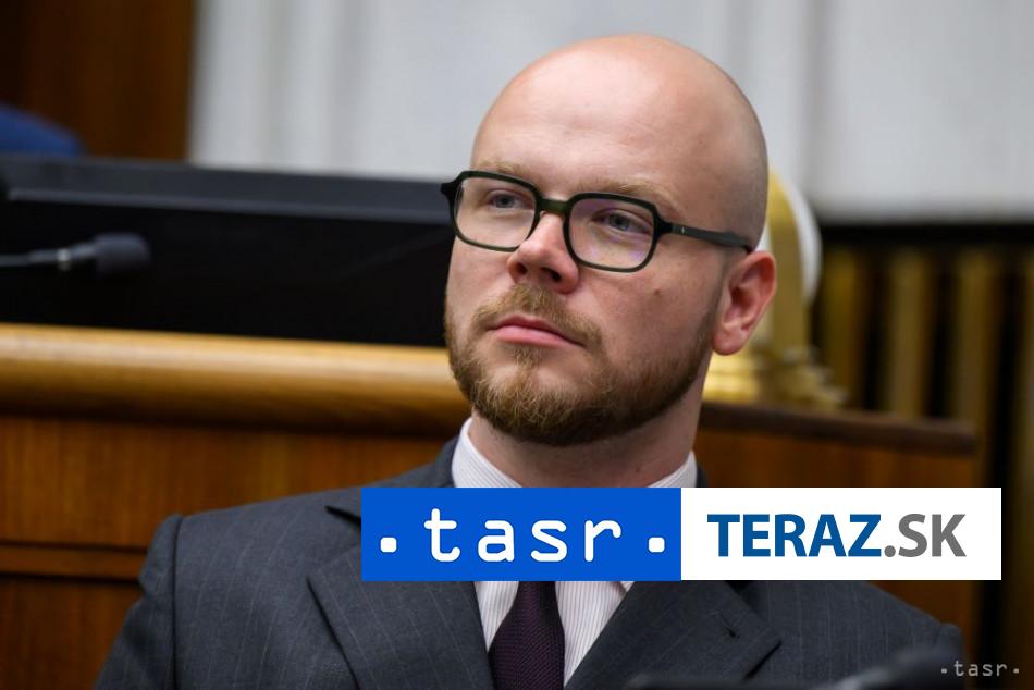 PS kritizuje Sasku za jeho postoj k oddlzovaniu nemocnic