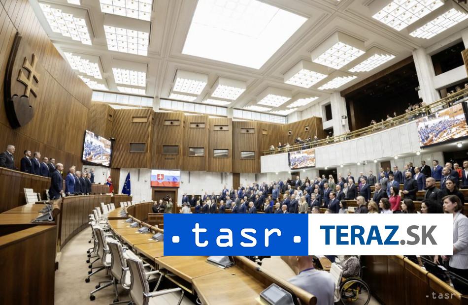 Poslanci po schvaleni navrhov ukoncili rokovanie