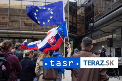 V Prahe sa protestovalo proti zruseniu korespondencnej volby na Slovensku