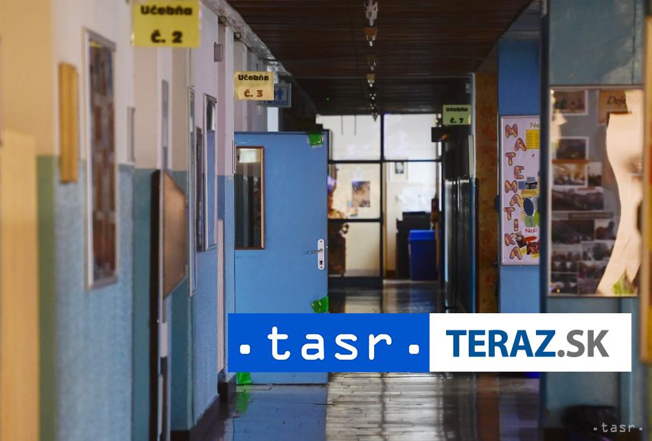 strelba na skole student postrelil ucitelku a potom spachal samovradu