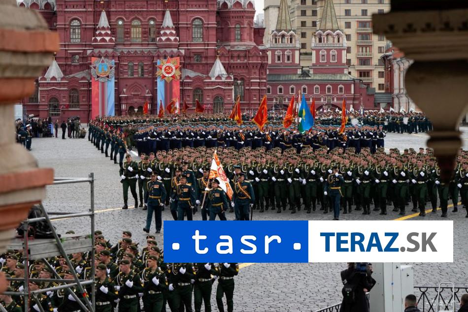 Vojaci KLDR pochodovali na prehliadke pri Dni vytazstva v Moskve