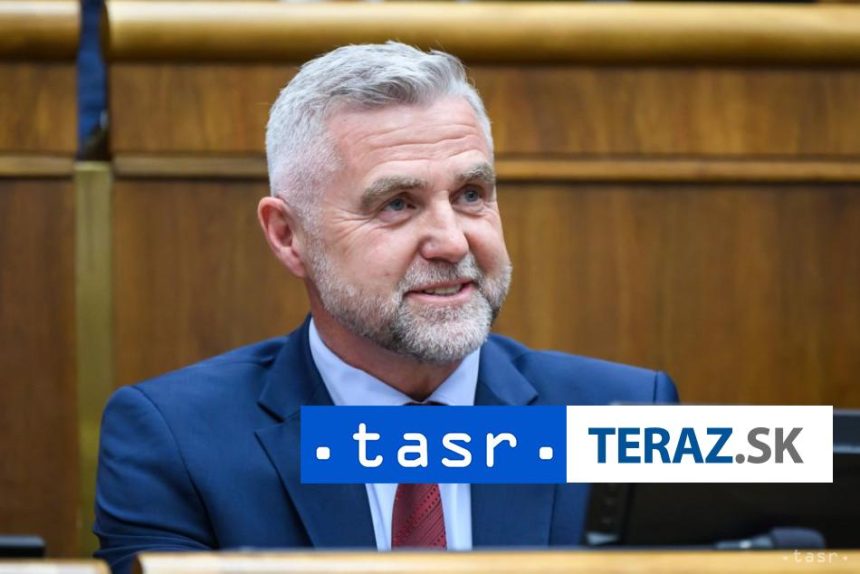 Opozicia kritizuje Gaspara za Ocistec PS ho chce odvolat v septembri