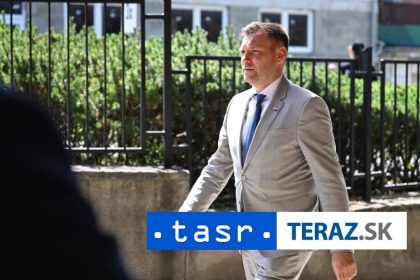 Poslanci neboli uznasaniaschopni pri pokuse o zacatie odvolavania Tarabu