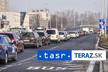 NEHODA V BRATISLAVE UZATVARAJU TUNEL SITINA VODICI HLASIA DOPRAVNE ZDRZANIE