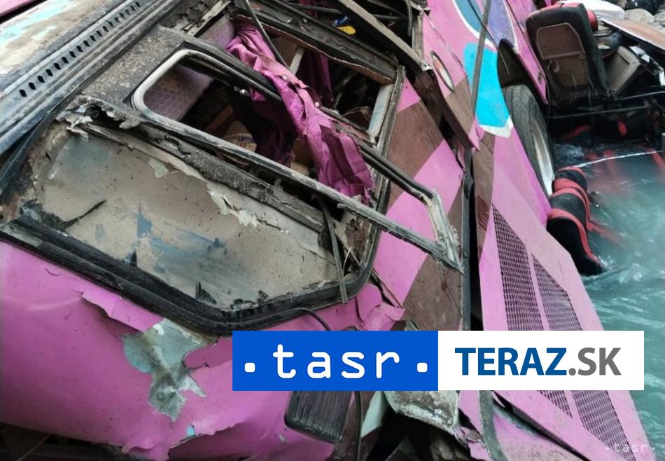 VIDEO VELKA TRAGEDIA Pri nehode autobusu zahynulo 20 deti