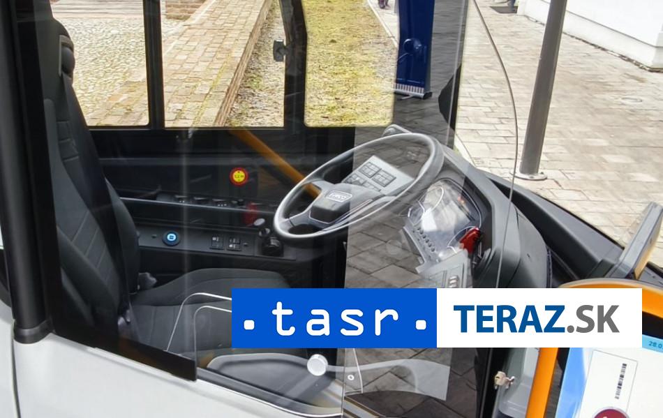 Zrazka dvoch autobusov na juhu Moravy si vyziadala priblizne 40 zranenych
