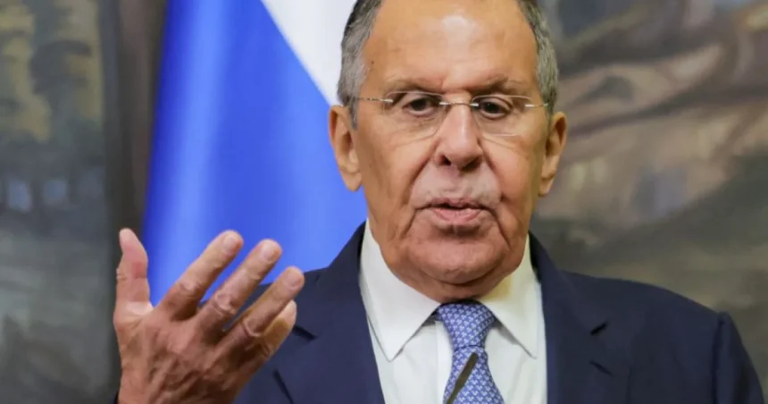 Lavrov pripúšťa rokovania s Ukrajinou, odmieta paralelné prímerie