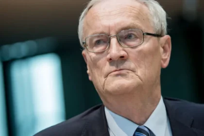 Ex-šéf nemeckej tajnej služby mieri za mreže