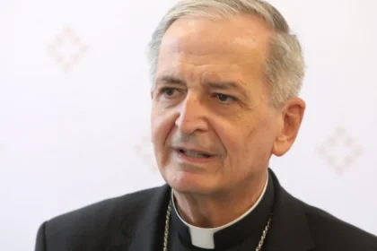Predseda KBS Stanislav Zvolenský vyzval veriacich na modlitby za pápeža