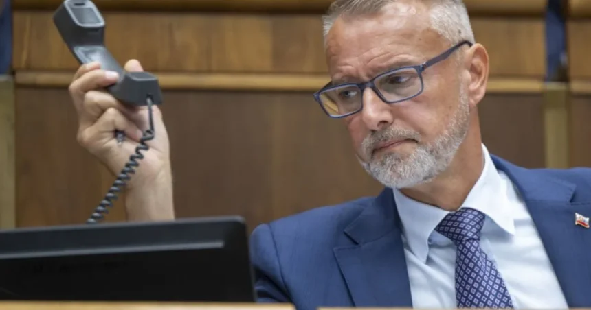 Raši pocestuje do Budapešti na spomienku 70. výročia maďarskej revolúcie