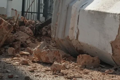 Zemetrasenie s magnitúdou 7,2 spustilo varovanie pred cunami